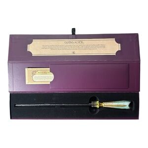Universal Epic Universe Cosme Acajor Exclusive Interactive Wand - Oak